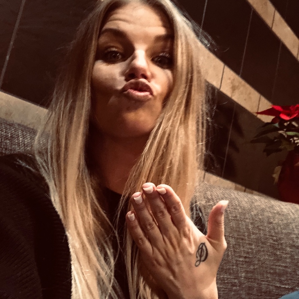 Meet your Posher, Lauren